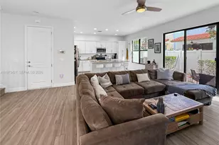 135 NW 209th Trail, Pembroke Pines, FL 33029 - Photo 10