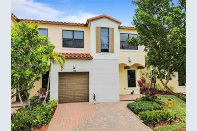 135 NW 209th Trl, Pembroke Pines, FL 33029 - Photo 2