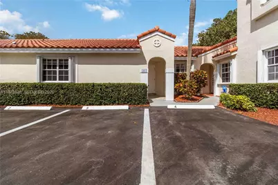 1411 Cottonwood Cir, Weston, FL 33326 - Photo 2