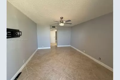 100 Bayview Dr #610, Sunny Isles Beach, FL 33160 - Photo 10