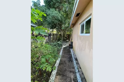 6560 NW 25th Ct, Sunrise, FL 33313 - Photo 2