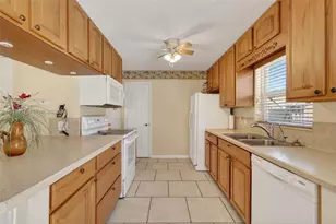 969 Avalon Ave, Other City - In The State Of Florida, FL 32159 - Photo 4