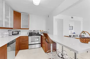 100 Bayview Dr, Sunny Isles Beach, FL 33160 - Photo 8