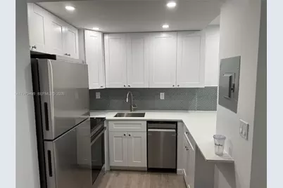 926 Michigan Ave #12, Miami Beach, FL 33139 - Photo 2