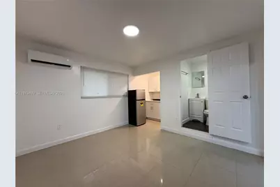 1122 NW 32 Ct #BACK, Miami, FL 33125 - Photo 4