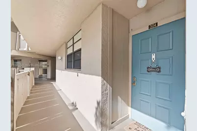 901 Colony Point Circle #304, Pembroke Pines, FL 33026 - Photo 12