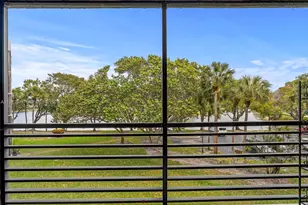 901 Colony Point Cir, Pembroke Pines, FL 33026 - Photo 34