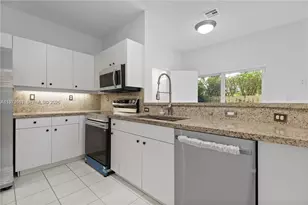 10320 SW 18th St, Miramar, FL 33025 - Photo 4