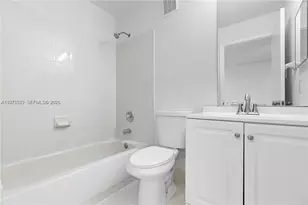 10320 SW 18th St, Miramar, FL 33025 - Photo 16