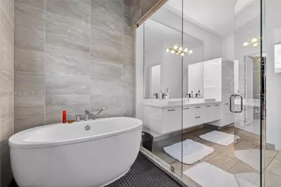 8126 NW 48th Ter, Doral, FL 33166 - Photo 48