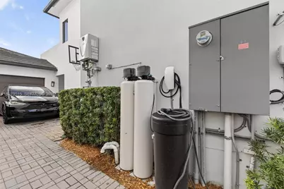 8126 NW 48th Ter, Doral, FL 33166 - Photo 66