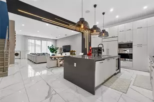 8126 NW 48th Terrace, Doral, FL 33166 - Photo 12