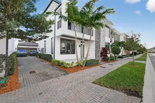 8126 NW 48th Terrace, Doral, FL 33166 - Photo 2