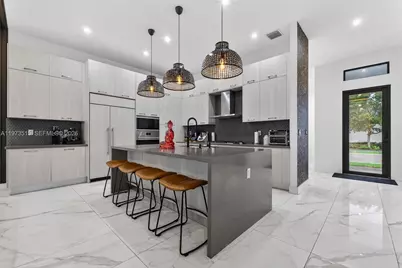 8126 NW 48th Ter, Doral, FL 33166 - Photo 22