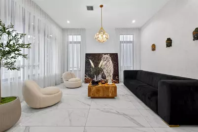 8126 NW 48th Ter, Doral, FL 33166 - Photo 12