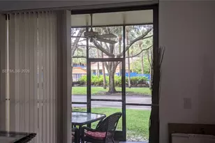 15509 N Miami Lakeway N, Miami Lakes, FL 33014 - Photo 32