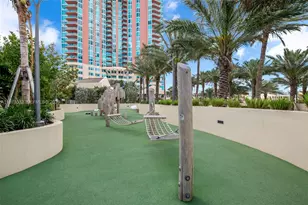 400 South Pointe Dr, Miami Beach, FL 33139 - Photo 18