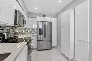 3370 Hidden Bay Dr, Aventura, FL 33180 - Photo 8