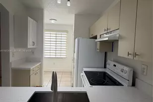 8336 NW 10th St, Miami, FL 33126 - Photo 2