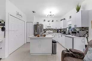 1687 SE 30th St, Homestead, FL 33035 - Photo 18