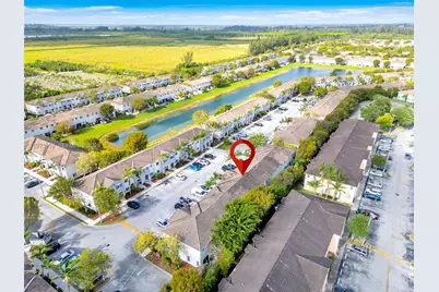 1687 SE 30th St, Homestead, FL 33035 - Photo 10