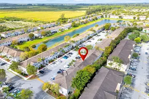 1687 SE 30th St, Homestead, FL 33035 - Photo 10