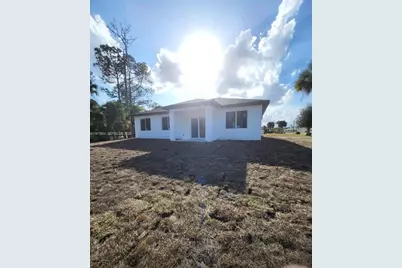 718 Robert Ave, Lehigh Acres, FL 33936 - Photo 4