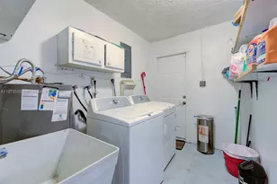 995 NW 74th Ave, Margate, FL 33063 - Photo 38