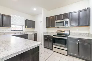 516 SE 35th Terrace, Homestead, FL 33033 - Photo 2