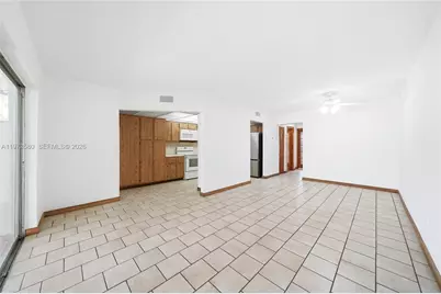 14371 Kendale Lakes Cir, Miami, FL 33183 - Photo 8