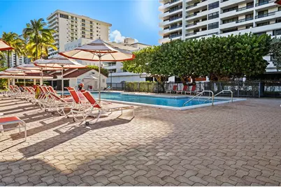 2555 Collins Ave #1002, Miami Beach, FL 33140 - Photo 36