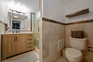 2555 Collins Ave, Miami Beach, FL 33140 - Photo 16