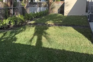 11063 SW 5th St, Sweetwater, FL 33174 - Photo 16