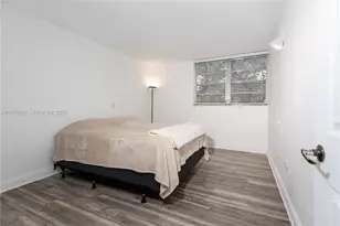 8889 Fontainebleau Blvd, Miami, FL 33172 - Photo 14