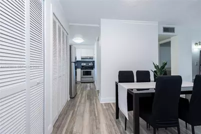 8889 Fontainebleau Blvd #201, Miami, FL 33172 - Photo 10