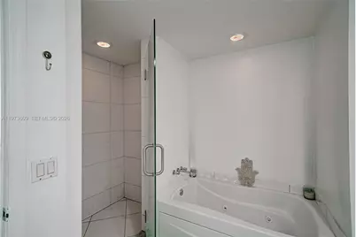 500 Brickell Ave #4004, Miami, FL 33131 - Photo 14