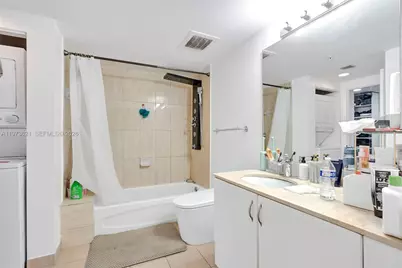 1750 N Bayshore Dr #2510, Miami, FL 33132 - Photo 26