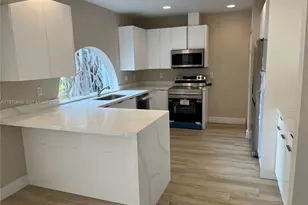 550 NE 174th St, North Miami Beach, FL 33162 - Photo 14