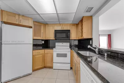 9735 Fontainebleau Blvd #G103, Miami, FL 33172 - Photo 10