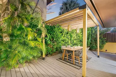 20345 NE 10th Ct, Miami, FL 33179 - Photo 28
