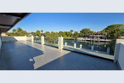 406 Holiday Dr, Hallandale Beach, FL 33009 - Photo 22