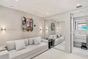 9521 E Bay Harbor Dr, Bay Harbor Islands, FL 33154 - Photo 20