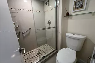 3731 N Country Club Dr, Aventura, FL 33180 - Photo 16