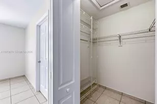 3072 NW 14th St, Miami, FL 33125 - Photo 12