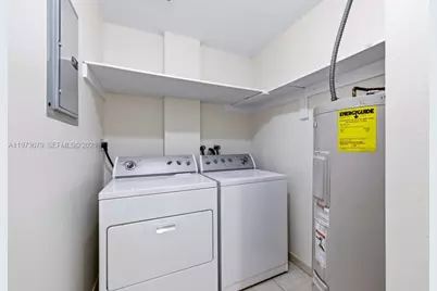 3072 NW 14th St #1, Miami, FL 33125 - Photo 14