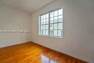 1051 Meridian Ave, Miami Beach, FL 33139 - Photo 8