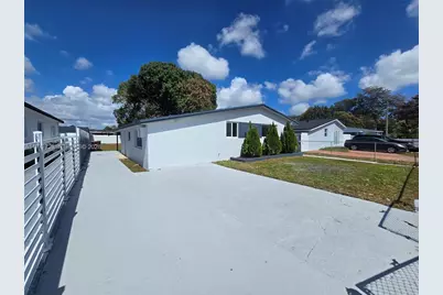 571 E 54th St, Hialeah, FL 33013 - Photo 4