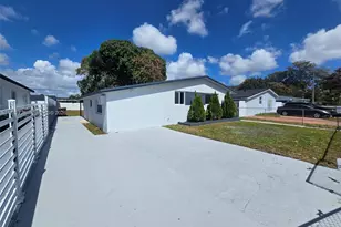 571 E 54th St, Hialeah, FL 33013 - Photo 4