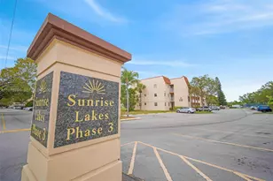 8851 Sunrise Lakes Blvd, Sunrise, FL 33322 - Photo 24