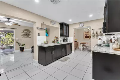 9417 NW 72nd St, Tamarac, FL 33321 - Photo 6